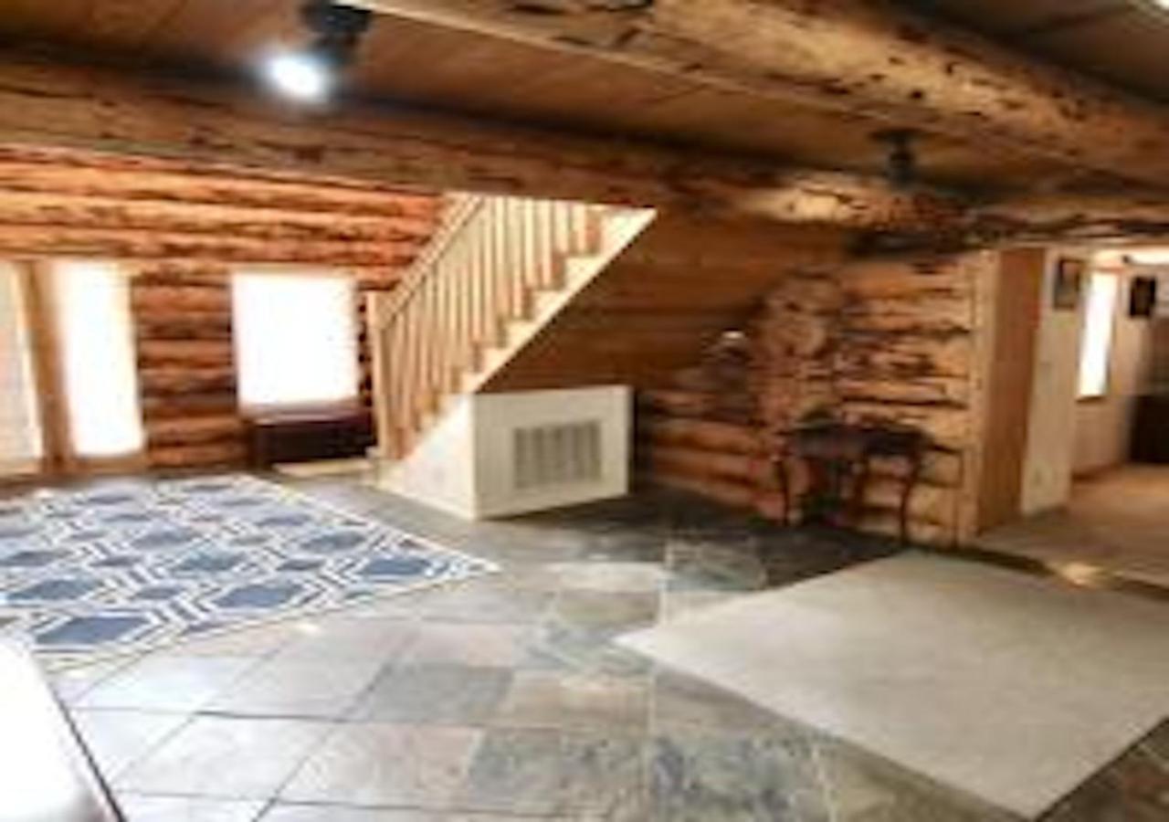 Вилла Log Haven In Бландинг Экстерьер фото
