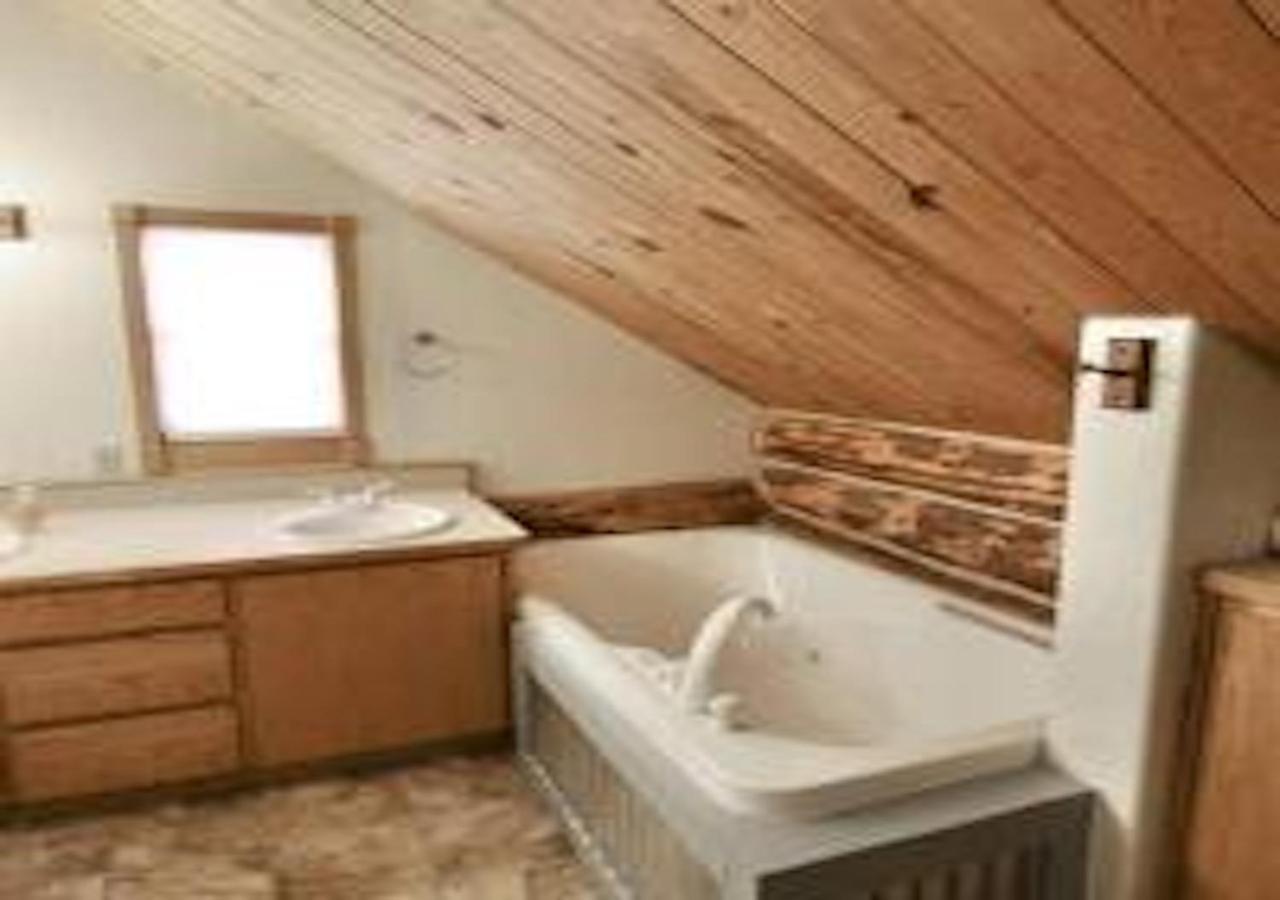 Вилла Log Haven In Бландинг Экстерьер фото